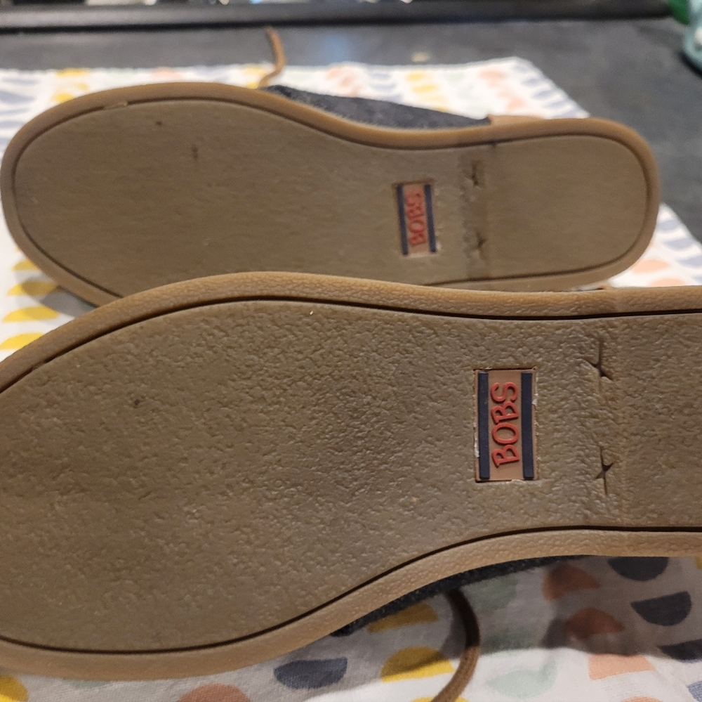 Bobs memory foam shoes. - Picture 4 of 5